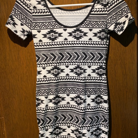 ❌DONATED❌ Forever 21 Body Con Dress🔵 - Picture 2 of 3